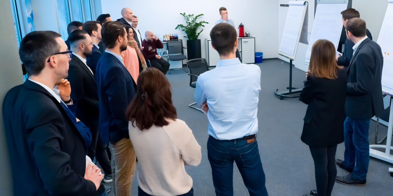 Technical Consultant SAP S/4HANA_Job_Posting Dieses Bild zeigt unsere Mitarbeitenden bei einem internen Projekt. Karriere, Job, Anstellung