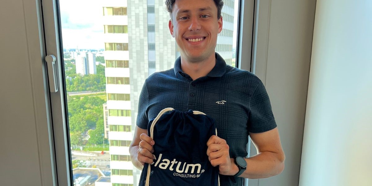 Jonas unser neuer Mitarbeiter Jonas unser neuer Mitarbeiter im Office in Eschborn. #Erfahrungsbericht